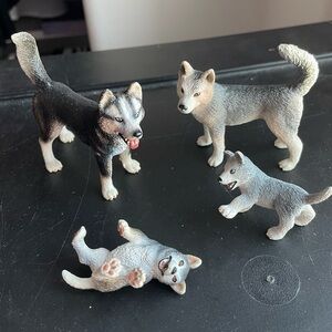 Schleich Husky Family Set of Four Wolf Figurines Pups